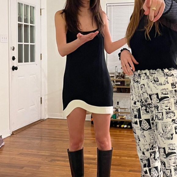 REFORMATION CYNTHIA DRESS - Picture 4 of 6